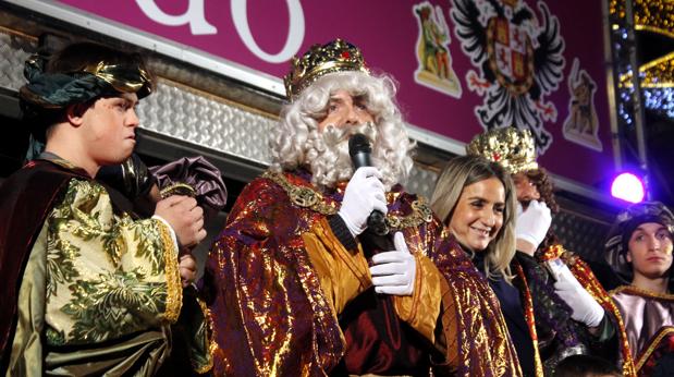 Los Reyes Magos, recibidos en Zocodover con un castillo de fuegos artificiales