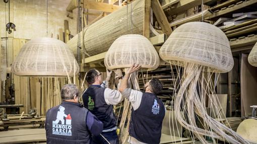 Imagen de las medusas diseñadas por el artista faller Manolo García, que estarán presentes en FITUR