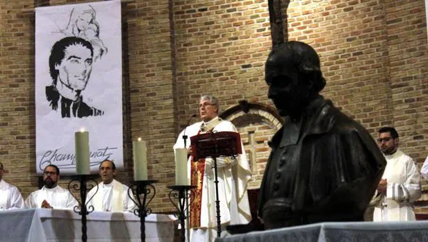 El arzobispo presidió la celebración en la iglesia de Santa Teresa