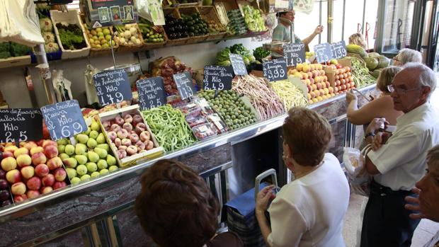 El precio de los alimentos se ha encarecido un 0,8% en Aragón durante el último año