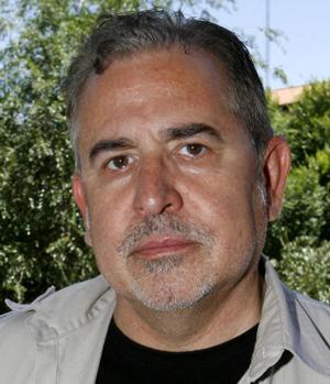 Antonio Lázaro publica su nueva novela «Los años dorados»