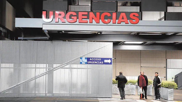 Entrada al servicio de urgencias en el Hospital Clínico de Valladolid