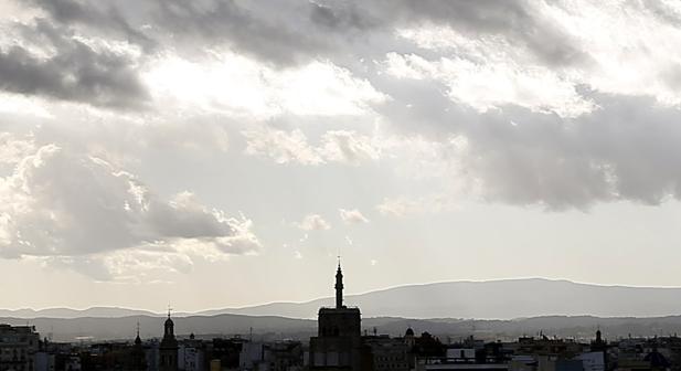 Ola de frío: cae una ligera lluvia en forma de nieve granulada en zonas de Valencia