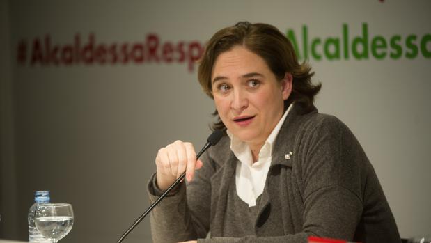 Ada Colau, ayer durante su conferencia