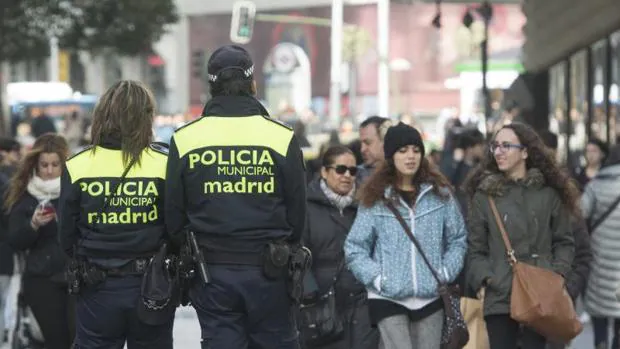 La Policía Nacional patrulla por el Centro de Madrid