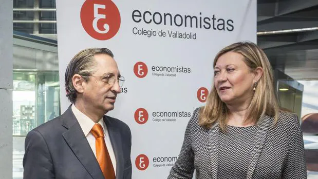 La consejera Del Olmo, durante un acto organizado por el Colegio de Economistas de Valladolid