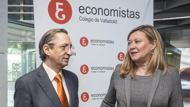 La consejera Del Olmo, durante un acto organizado por el Colegio de Economistas de Valladolid