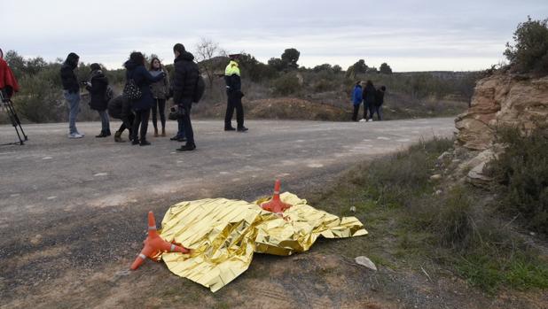 Uno de los minutos de silencio que se han celebrado este mediodía, en Vacarisses, de dónde es el cazador