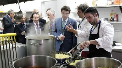 El alcalde Fernández Mañueco, durante una visita a Madrid Fusión la pasada edición