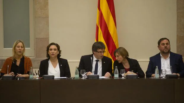  Cumbre en Barcelona sobre el referéndum el 23 de diciembre con Puigdemont, Colau, Forcadell y Junqueras