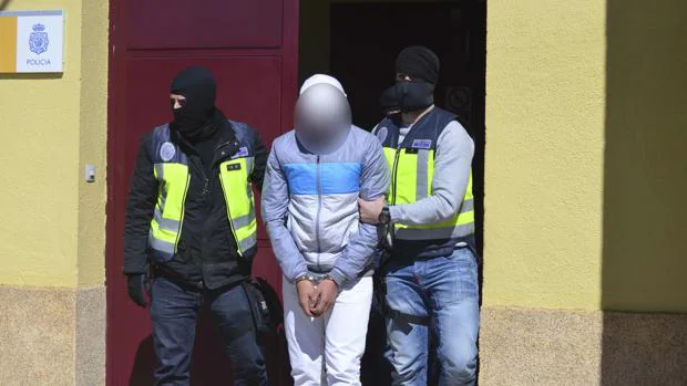 Uno de los arrestados en la barriada de El Príncipe en Ceuta