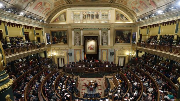 Tanto el PSOE como ERC han pedido a la presidenta de la Cámara Baja que convoque el Pleno para votar a los miembros de esta comisión