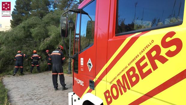 Los bomberos en labores de proteccion y prevención, hoy en Castellón