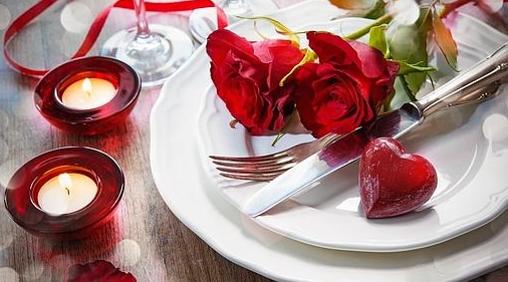 Muchos restaurantes ofrecen menus especiales para San Valentín