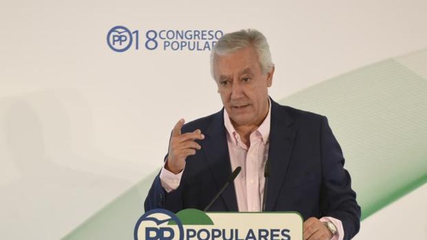 El portavoz de la Ponencia Económica en el Congreso del PP, Javier Arenas