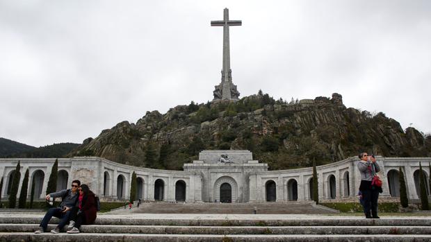 El Congreso debatirá exhumar a Franco del Valle de los Caídos