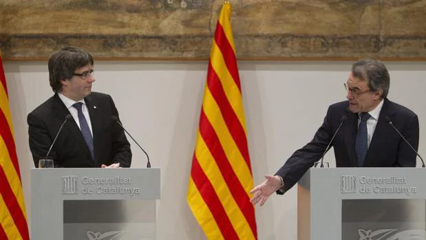 Carles Puigdemont recibió a Artur Mas este viernes en la Generalitat tras concluir el juicio