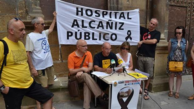 Imagen de archivo de una comparecencia de miembros de la plataforma pro hospital de Alcañiz