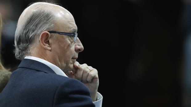 Montoro pone en marcha la negociación de los Presupuestos con una llamada al portavoz del PNV