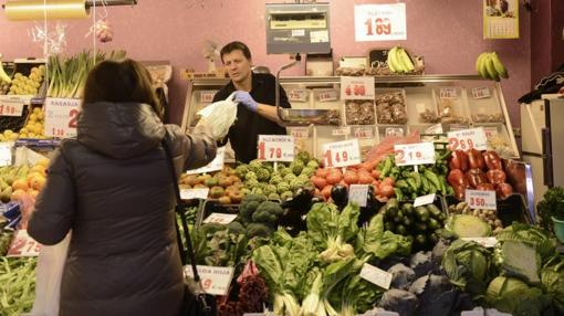 Precios de la verdura, ayer, en el Mercado de Ventas