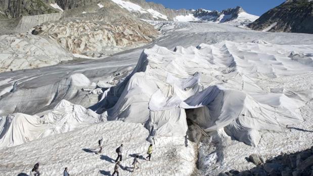 Mueren dos españoles en los Alpes franceses al caerles encima un bloque de hielo