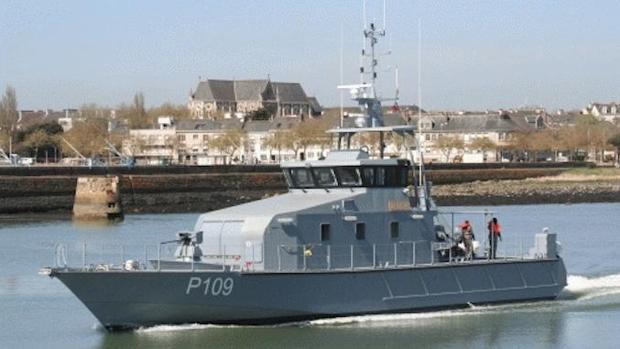 Timbedra, una de las dos patrulleras de control pesquero compradas por Mauritania a China saliendo de Francia