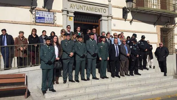 Minuto de silencio, este martes, en el Ayuntamiento de Olías del Rey en memoria del guardia civil Ángel Luis