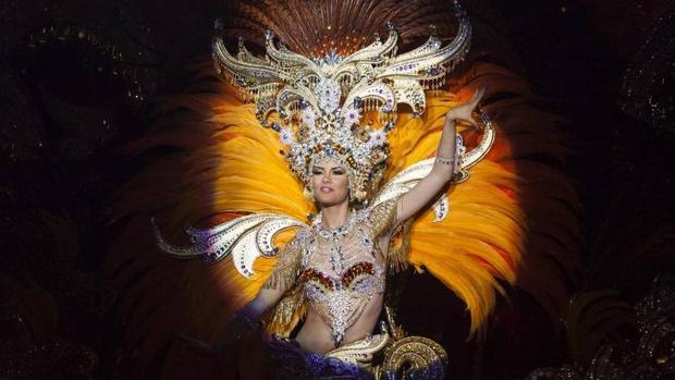 Judith López, reina del Carnaval de Santa Cruz de Tenerife