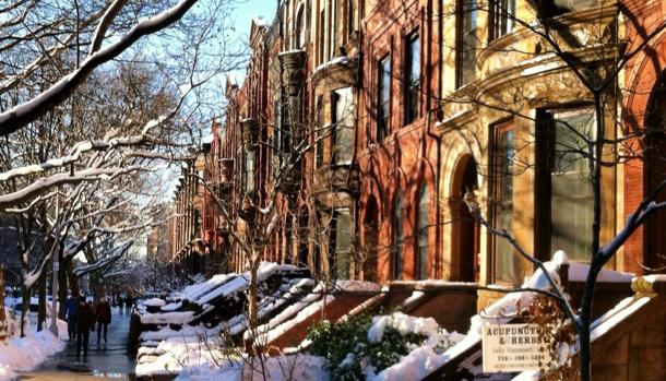 La nieve sobre una calle del barrio neoyorquino de Brooklyn EVA
