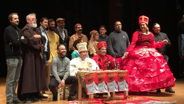 Parte del equipo que estrenará «La cabeza del dragón» en gallego en el Teatro Principal de Santiago