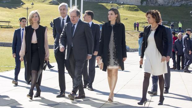 Herrera, junto a la Reina Letizia, que clausuró el congreso «Mujer y Discapacidad» en Ávila