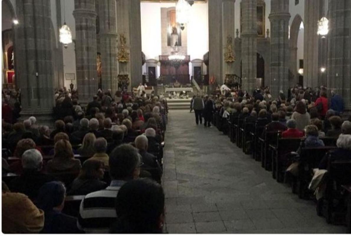 Un ganador de la Gala Drag de Las Palmas asiste a la misa del obispo canario por la &quot;blasfemia&quot; de Sethlas