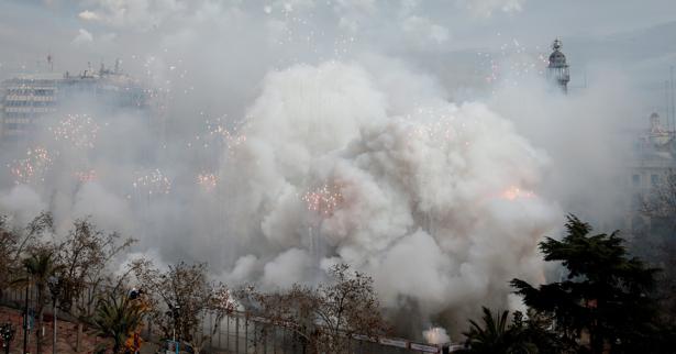 Imagen de la mascletá de este domingo