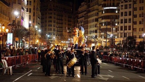 Una figura sobre el carril bici gana todos los primeros premios de la Cabalgata del Ninot