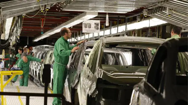 En la planta de Opel de Figueruelas trabajan 5.800 personas, y varios miles más en empresas proveedoras