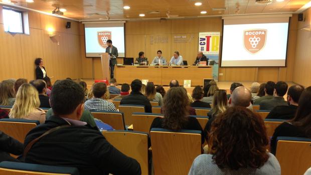 Un momento de la presentación de la primera asociación autonómica de blogueros de la Comunidad Valenciana