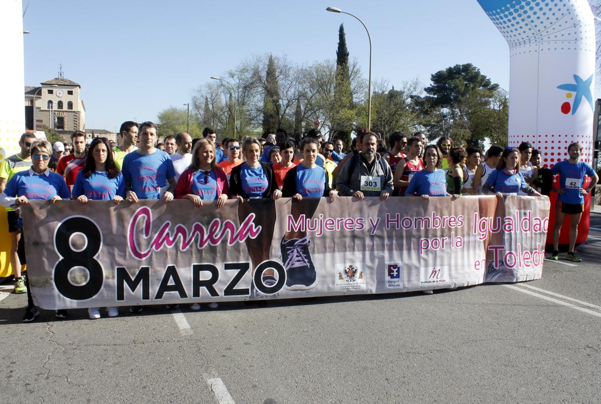 La concejala de Igualdad, Inés Sandoval; el concejal de Servicios Sociales, Javier Mateo; la concejala de Accesibilidad y Familia, María Teresa Puig; la concejala de Obras, Noelia de la Cruz; la concejala de Participación Ciudadana, Helena Galán, y Esteban Paños, portavoz de Ciudadanos han participado en la carrera