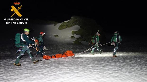 Una toledana de 25 años muere en Gredos tras caer por una pendiente de 100 metros