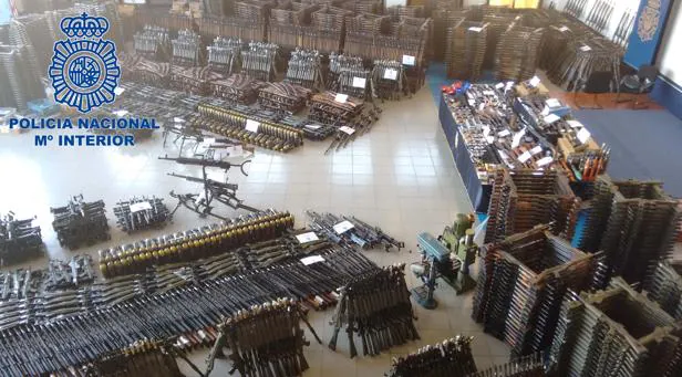 La Policía incauta más de 10.000 armas en la operación «Portu»