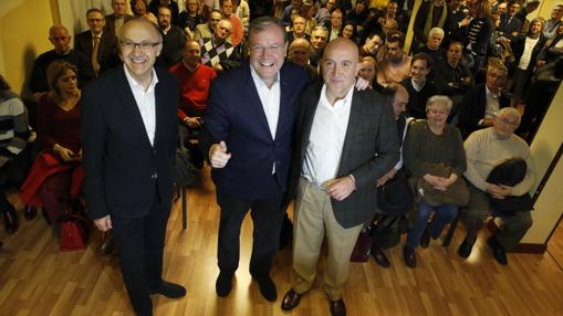 Silván, junto a Ruiz Medrano y Carnero, en un acto con militantes en Valladolid