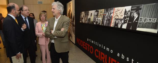 Juan Vicente Herrera, durante la inauguración de la exposición de Modesto Ciruelos en Burgos