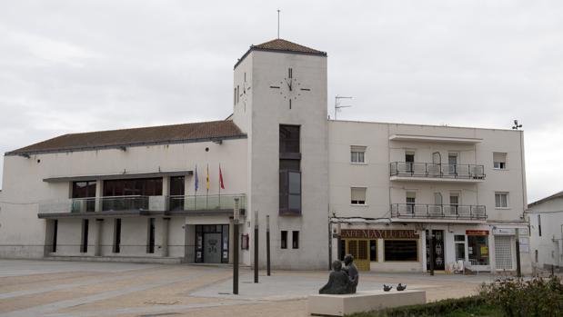 Un pueblo gobernado por el PSOE planea una reducción de 754 euros en el salario de su Policía