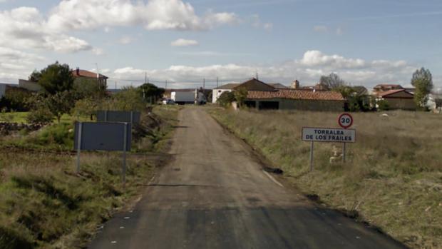 Carretera que cruza Torralba de los Frailes (Zaragoza)