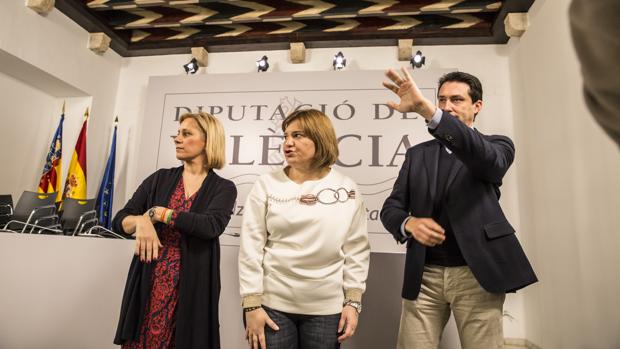 Mari Carmen Contelles, Isabel Bonig y Vicente Betoret, en una imagen de archivo