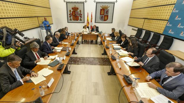 Los rectores de las universidades castellano y leonesas, durante la firma del convenio