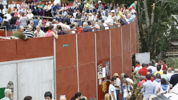 Corrida en Triacastela que los animalistas trataron de impedir en 2015