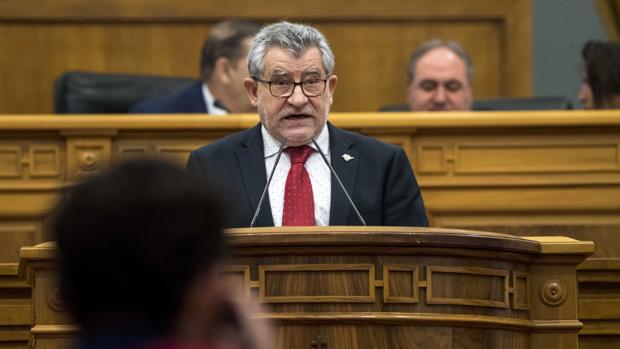 Felpeto: «Castilla-La Mancha no convocará oposiciones a maestros»