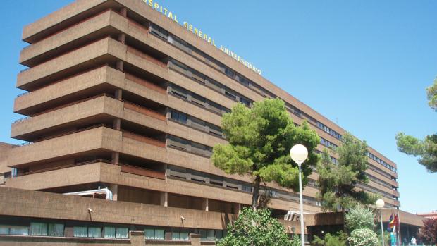 Fachada principal del hospital de Albacete