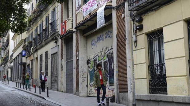 El edificio de la calle Divino Pastor, 9 que fue okupado por el Patio Maravillas