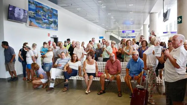 Pasajeros en el aeropuerto de Castellón, en una foto de archivo